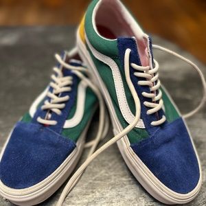 Van’s men’s size 8.5 low top multicolor sneaker. Blue/green/red/yellow/white.